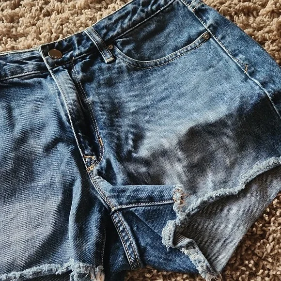 Gap womans size 29 jean shorts - Picture 5 of 6